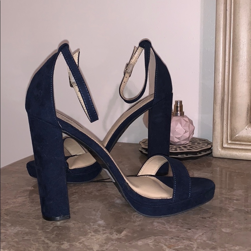 Navy blue heel